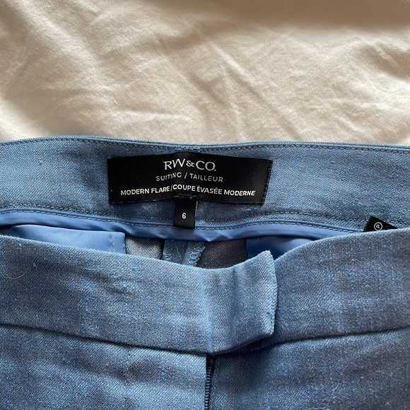 See previous listing for matching blazer. Modern flare pant - Picture 2 of 4